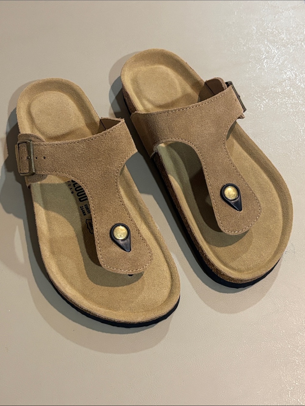 Project Cloud 100% Genuine Leather Thong Sandals / Flip Flops Women Size 8 NWT